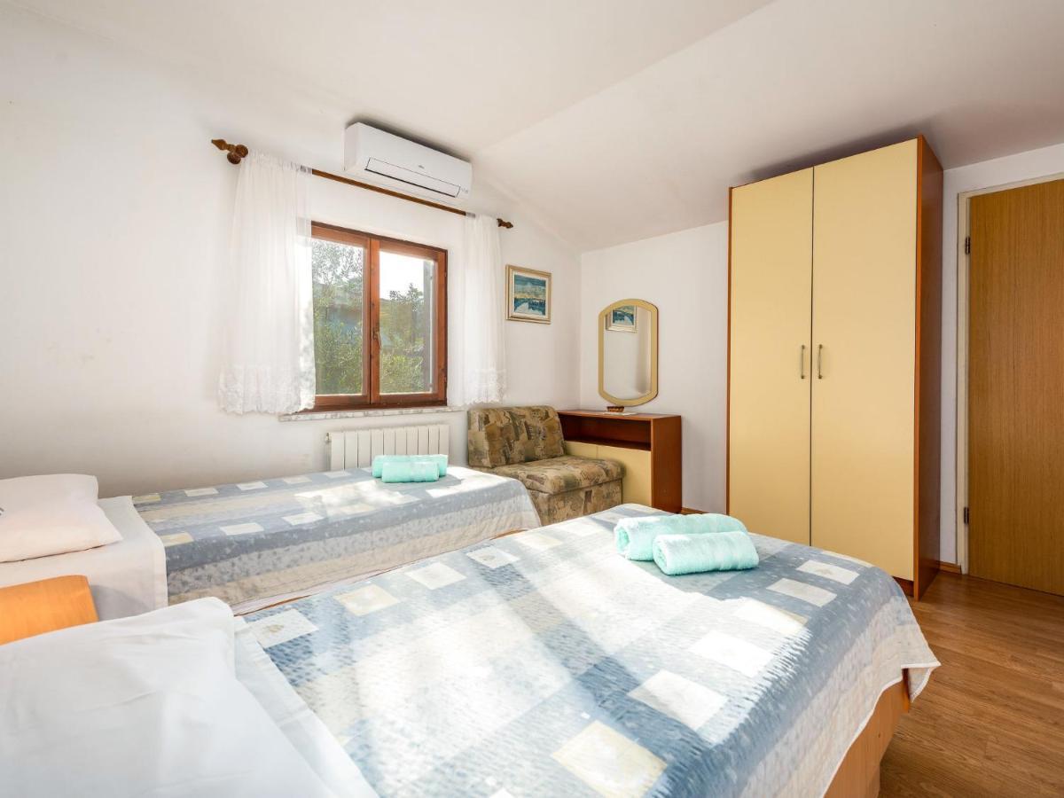 Holiday Home Hacienda - Pzn316 By Interhome Tinjan Buitenkant foto