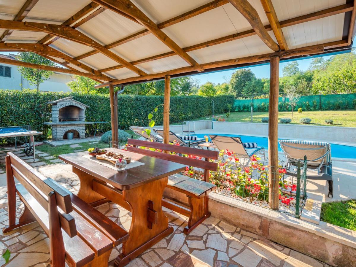 Holiday Home Hacienda - Pzn316 By Interhome Tinjan Buitenkant foto
