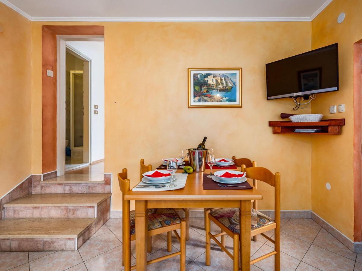 Holiday Home Hacienda - Pzn316 By Interhome Tinjan Buitenkant foto