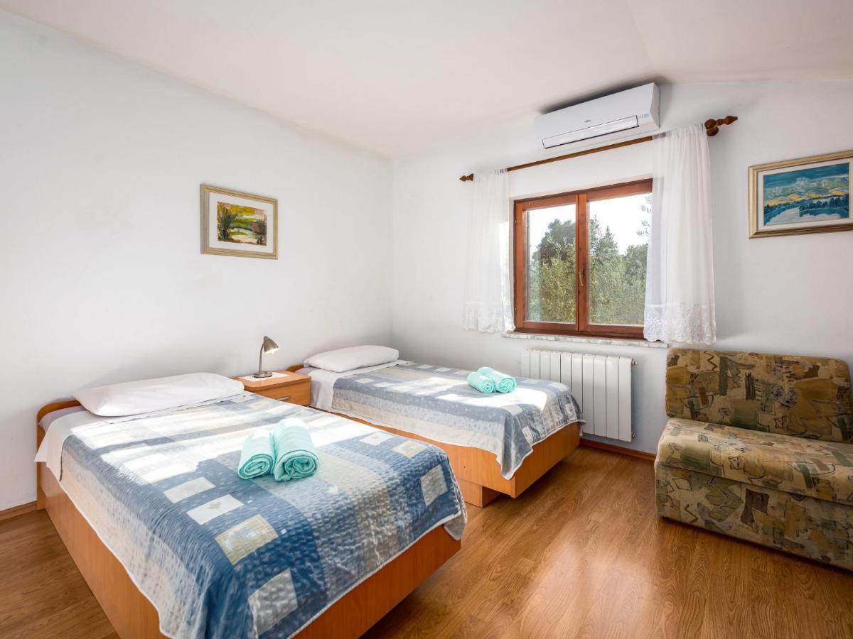Holiday Home Hacienda - Pzn316 By Interhome Tinjan Buitenkant foto